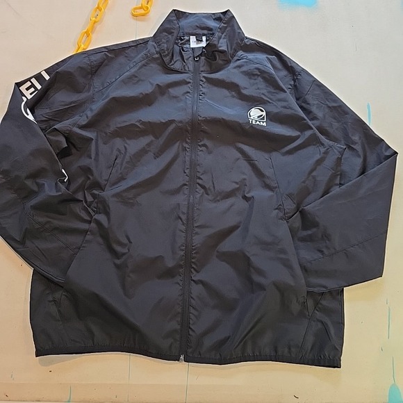 Taco Bell Team L Jacket Black Delta Uniform Windbreaker Logo Sleeve Poly USA - Picture 1 of 6